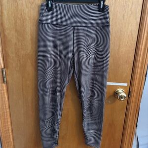 Stylish Black and White Houndstooth Leggings